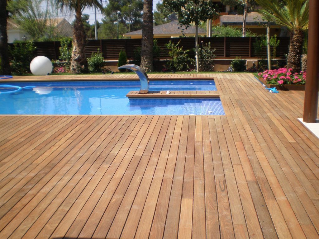 Suelo de madera para piscinas - Global Deck